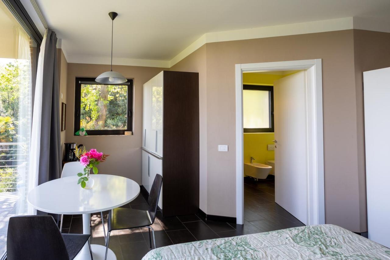 La Torretta Studios & Suite Lesa Buitenkant foto